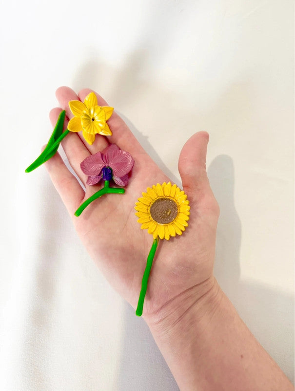 Lot de figurines fleurs