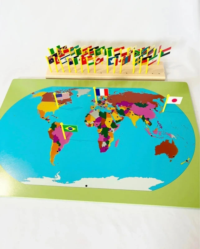 Carte du Monde Montessori avec 36 drapeaux