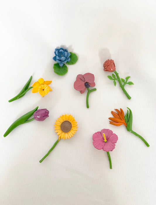 Lot de figurines fleurs