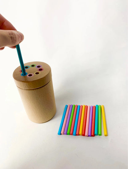 Boîte d’insertion Montessori – Bâtonnets de couleur