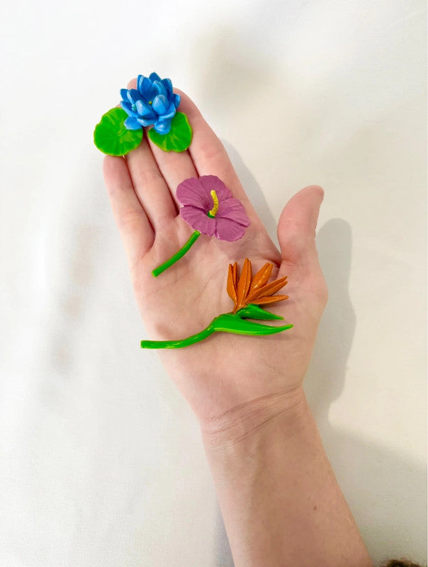 Lot de figurines fleurs