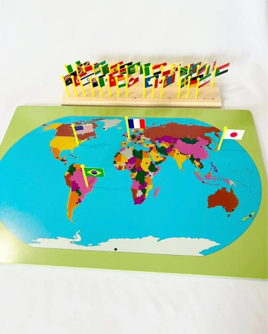 Carte du Monde Montessori avec 36 drapeaux